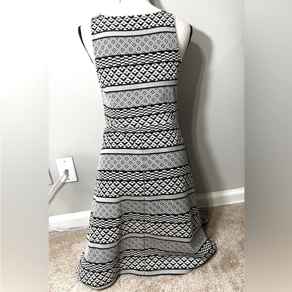 Apt 9 Fit And Flare Dress Size L Black White Geometric Print Sleeveless - Picture 4 of 10